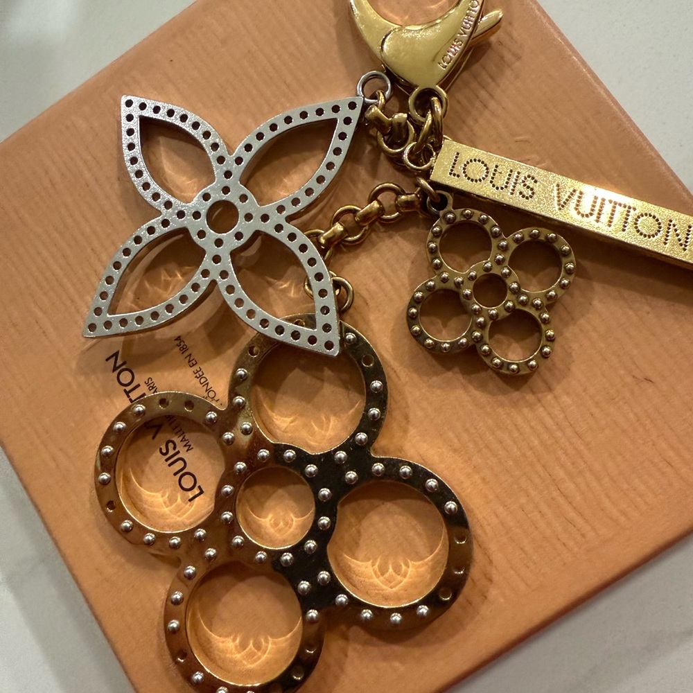Louis Vuitton Gold and Silver Floral Key Holder